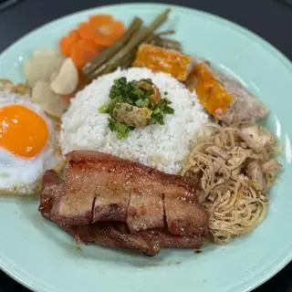 Hình ảnh Cơm ba rọi + chả chưng + bì