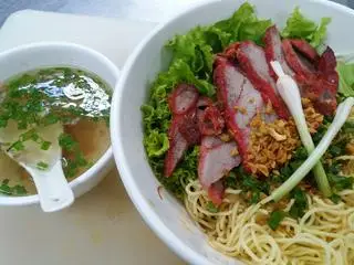 Hình ảnh Hủ tíu mì xá xíu 叉燒麵