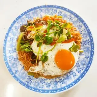 Hình ảnh Mì Xào Bò - trứng lòng đào