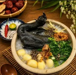 Hình ảnh CHÁO GÀ ÁC ĐẬU XANH HẠT SEN 