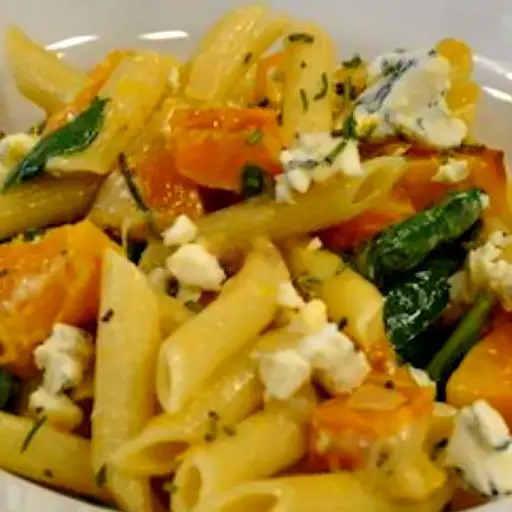 Hình ảnh Mỳ ống với bí ngồi - cà chua khô và phoma gorgonzola