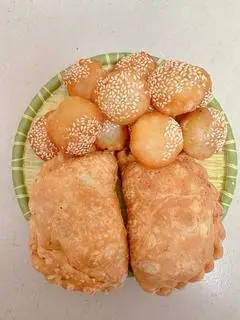 Hình ảnh Combo 2 Bánh Xếp + 10 Bánh Cam