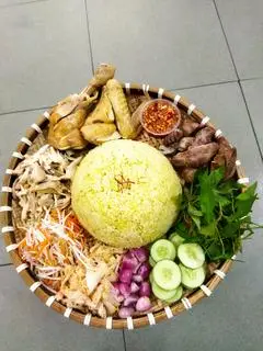 Hình ảnh Mẹt Gà Phần 4 người ăn