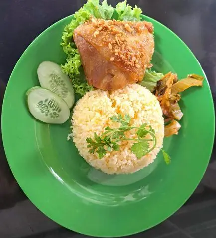 Hình ảnh cơm má đùi mắm tỏi