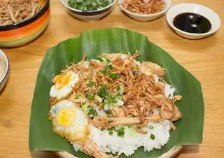 Hình ảnh Xôi Gà Nướng Hồ Điều