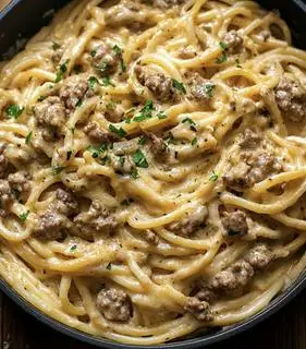Hình ảnh MÌ Ý BÒ KEM TỎI • CREAMY GARLIC BEEF PASTA