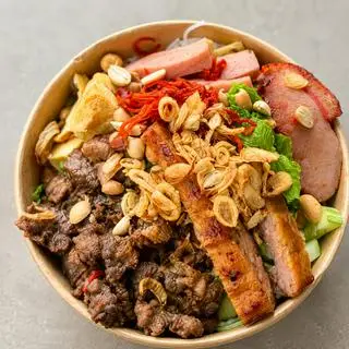 Hình ảnh Bún trộn thập cẩm