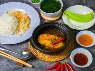 Hình ảnh Cơm basa  kho tộ