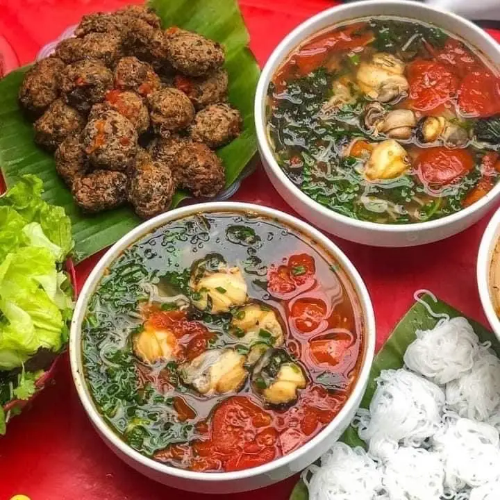 Hình ảnh bún ốc lẫn chả ốc 