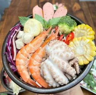 Hình ảnh 1 mì cay thượng lưu tặng 1 mì cay cá viên xúc xích 