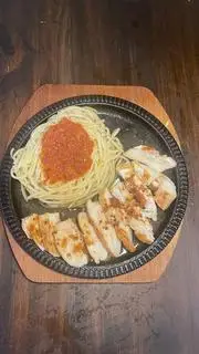 Hình ảnh Mì Ý sốt bò bằm + Ức Gà áp chảo