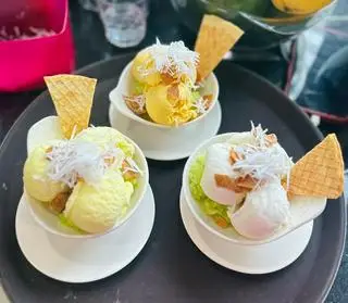 Hình ảnh Kem xôi dừa thái lan