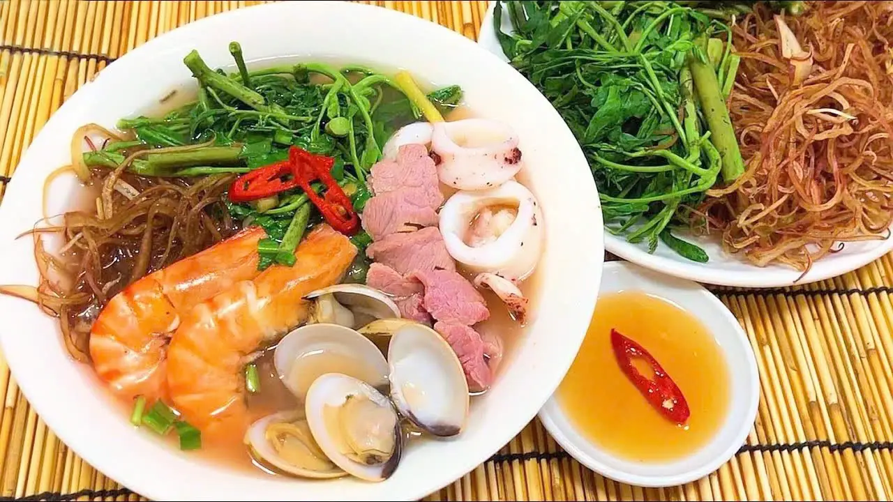 Hình ảnh Bún Thái Chả Cá + Trà Tắc
