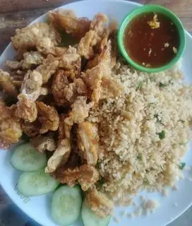 Hình ảnh cơm sụn gà chiên mắm tỏi
