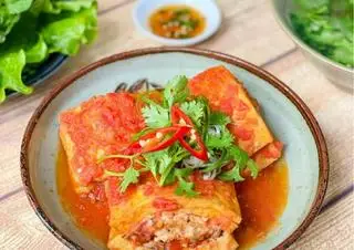 Hình ảnh Cơm Tàu Hủ Nhồi Thịt