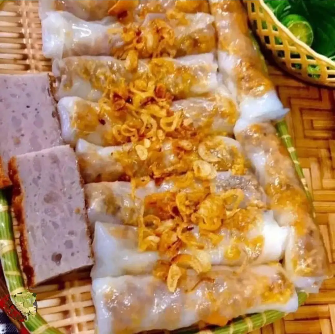 Hình ảnh Bánh cuốn nhân hành + chả quế