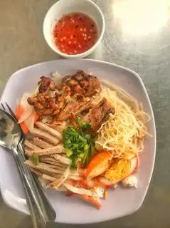 Hình ảnh cơm tấm long xuyên sườn đặc biệt