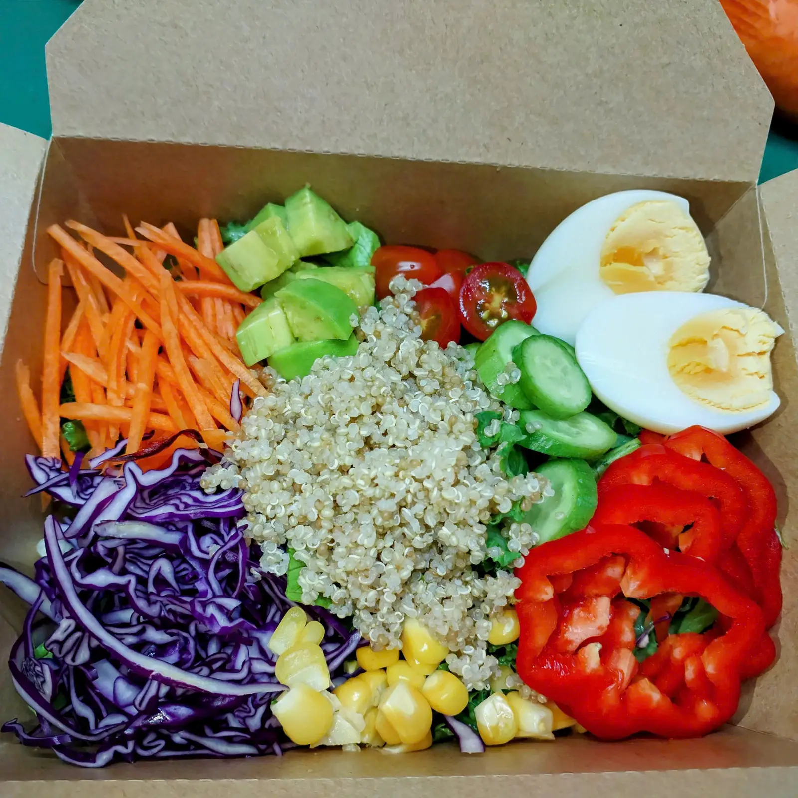 Hình ảnh Salad quinoa mix Trứng