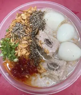 Hình ảnh cháo sườn non thịt bằm trứng cút