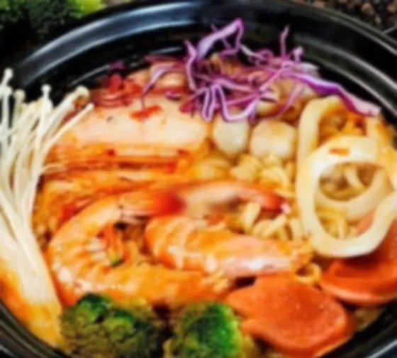 Hình ảnh Mì cay kim chi hải sản