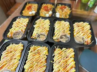 Hình ảnh Combo gắp không dừng tay( 1 cuộn+1 trộn)