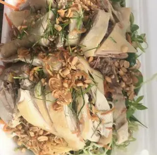 Hình ảnh Gỏi 1/4 Gà ( Tặng Cháo )