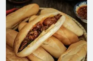 Hình ảnh bánh mì xíu huế