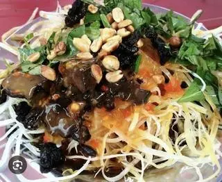 Hình ảnh Gỏi đu đủ khô bò đen