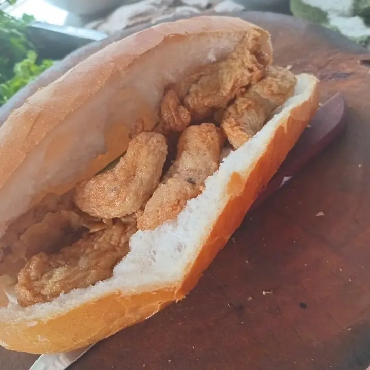 Hình ảnh BÁNH MÌ CHẢ CÁ 
