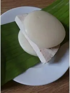 Hình ảnh bánh dày kẹp chả lụa