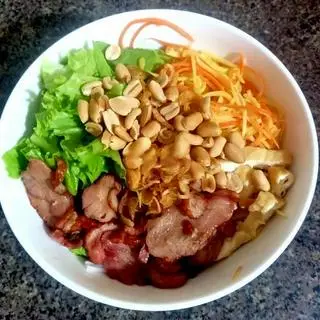 Hình ảnh Bún trộn lườn ngỗng hun khói