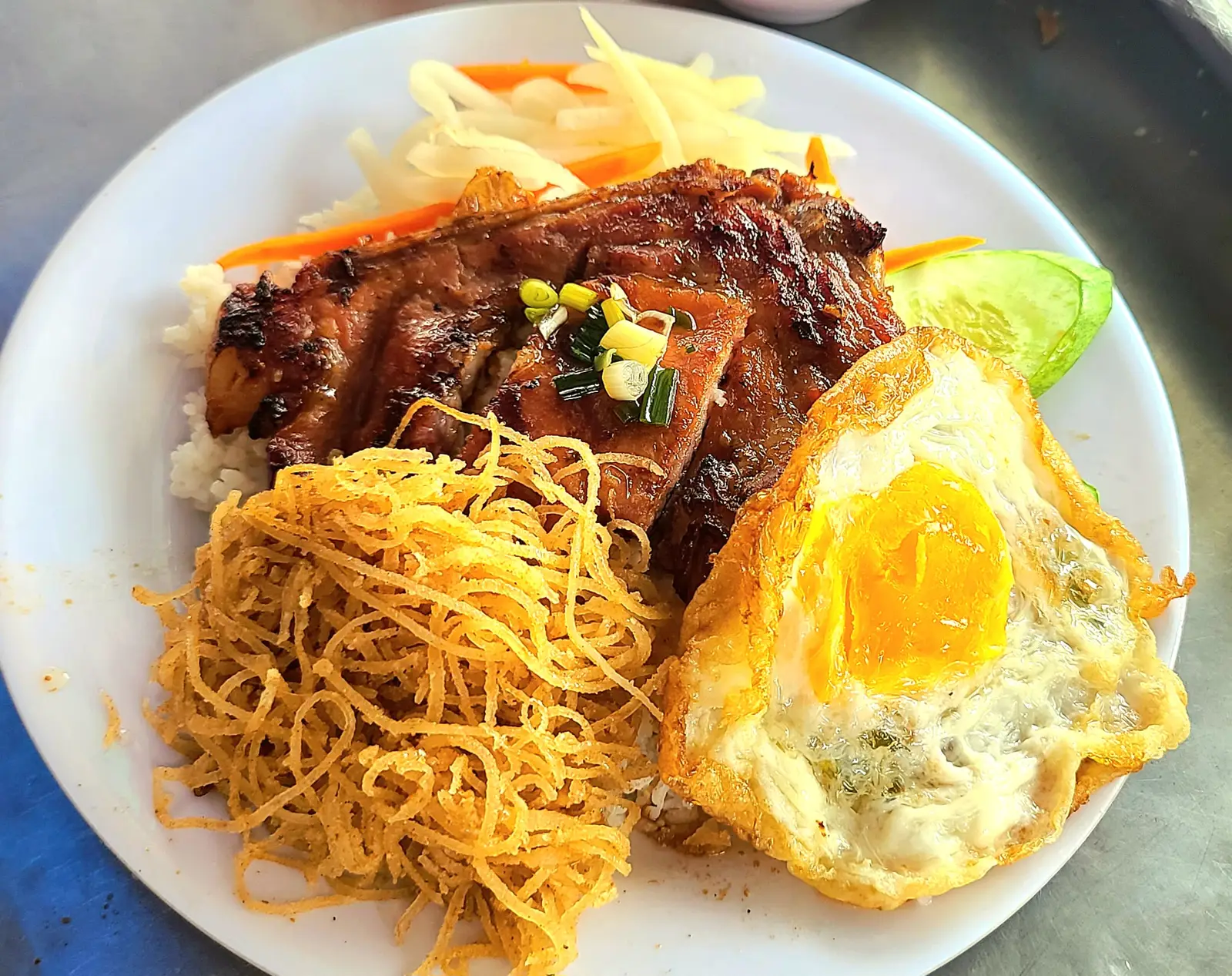 Hình ảnh Cơm sườn bì chả trứng