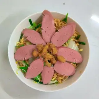 Hình ảnh Mì Trộn Xúc Xích 