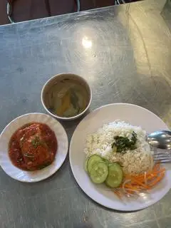 Hình ảnh Cơm đậu hũ dồn thịt sốt cà chua 