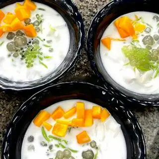 Hình ảnh Chè dừa dầm xoài tươi