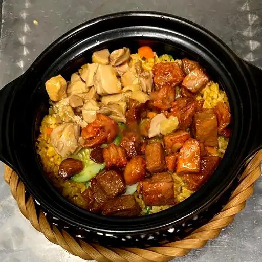 Hình ảnh Cơm thố gà xá xíu