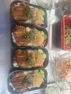 Hình ảnh cơm sườn bì chả 