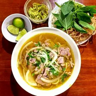 Hình ảnh Bún bò tái
