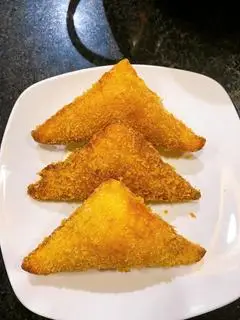 Hình ảnh Bánh mì sandwich xúc xích phô mai