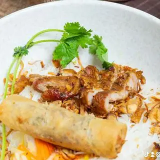 Hình ảnh Bún tô thịt -chả giò