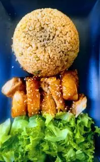Hình ảnh Cơm gà sốt nước tương