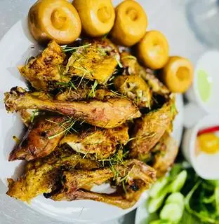 Hình ảnh Combo 2 Con Gà Nướng Lu