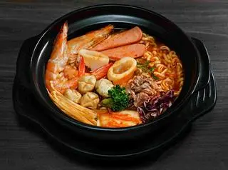 Hình ảnh Mì kim chi thập cẩm