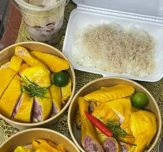 Hình ảnh Gà Ủ Muối Nguyên Con +  Xôi Ruốc Heo