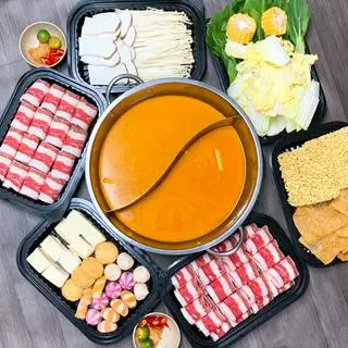 Hình ảnh Lẩu Thái Bò Mỹ - Đậu Hũ Phô Mai - Viên Thả Lẩu