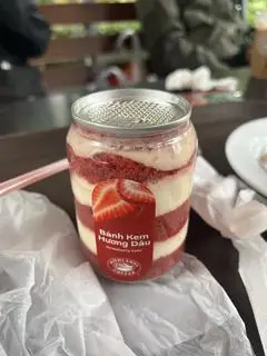 Hình ảnh Chân gà sốt thái dầm xoài hoặc cóc 