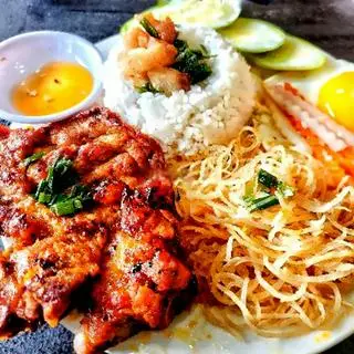 Hình ảnh Cơm Sườn Bì