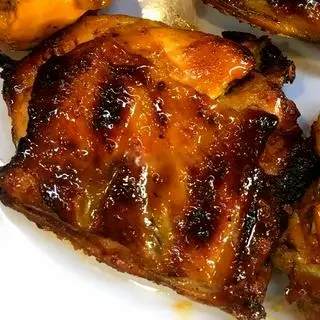 Hình ảnh Đùi gà nướng sa tế Quê Ta - Salad - Trà Tắc