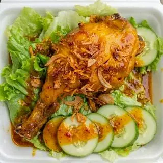 Hình ảnh CƠM ĐÙI GÀ MẮM TỎI 