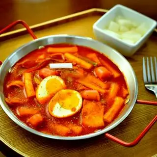 Hình ảnh Tteokbokki cay vừa - 떡볶이 보통맛